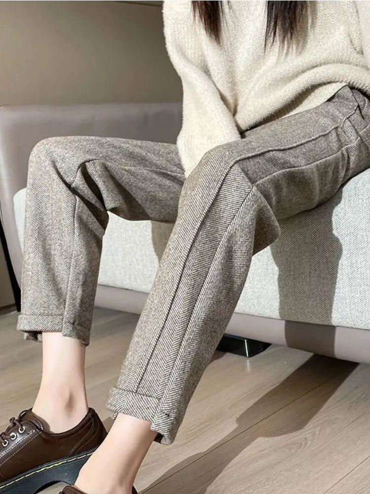Emilio® | Chic And Versatile Summer Trousers