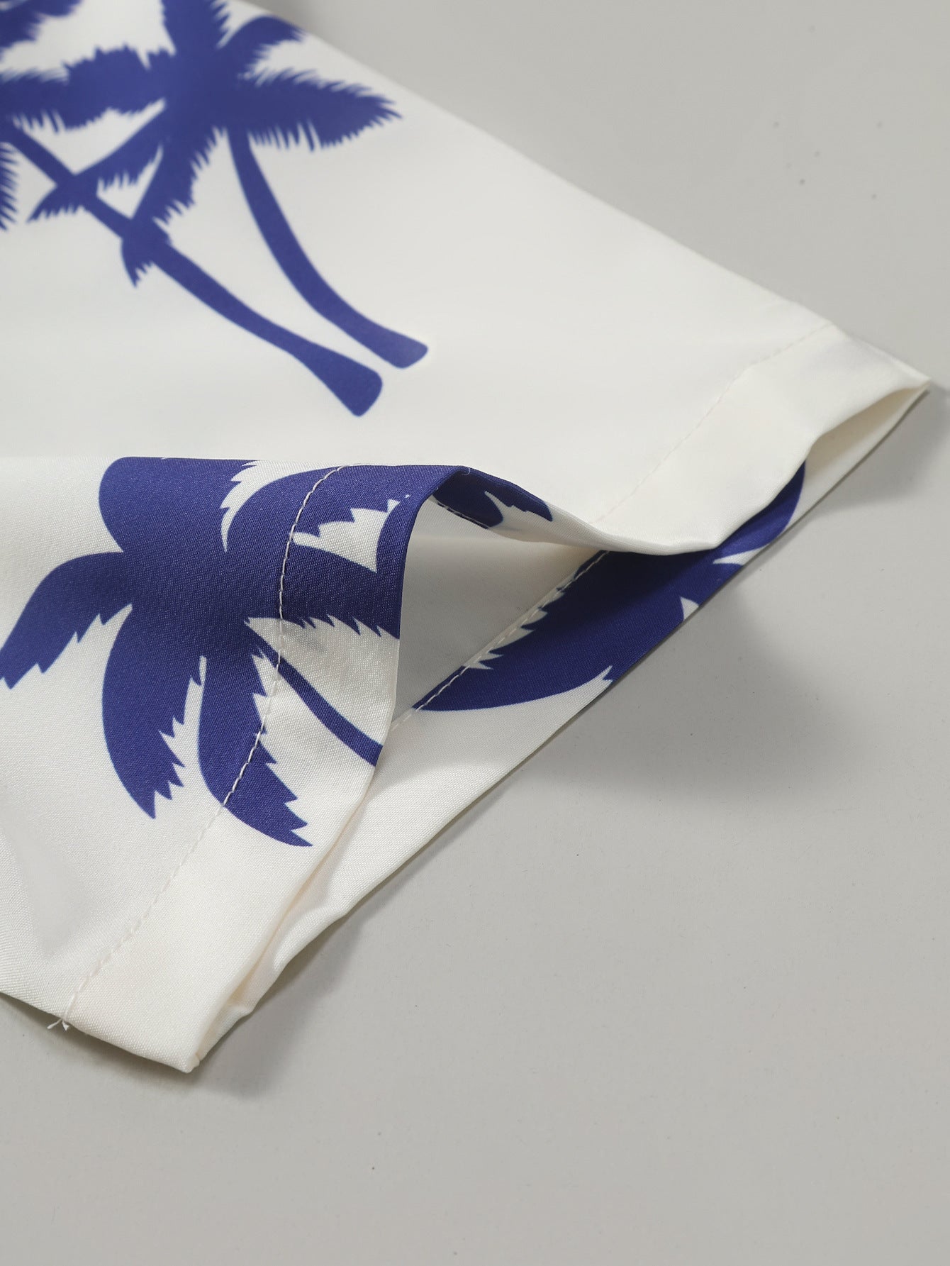 Emeterio® | Palm Tree Print Button Up Shirt