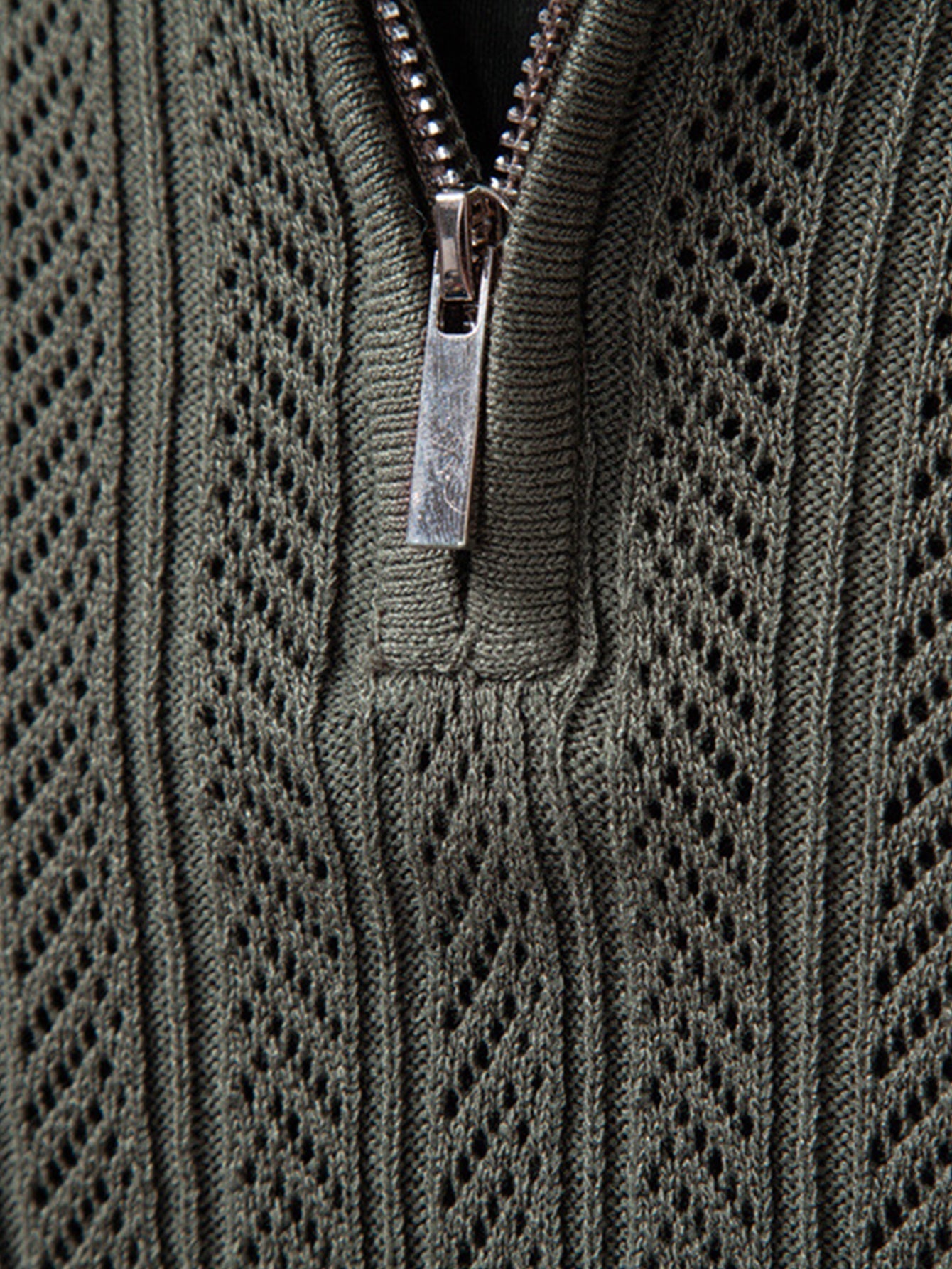 Henoch® | Long Sleeved Knitted Geometric Jacquard Zippe Polo Shirt