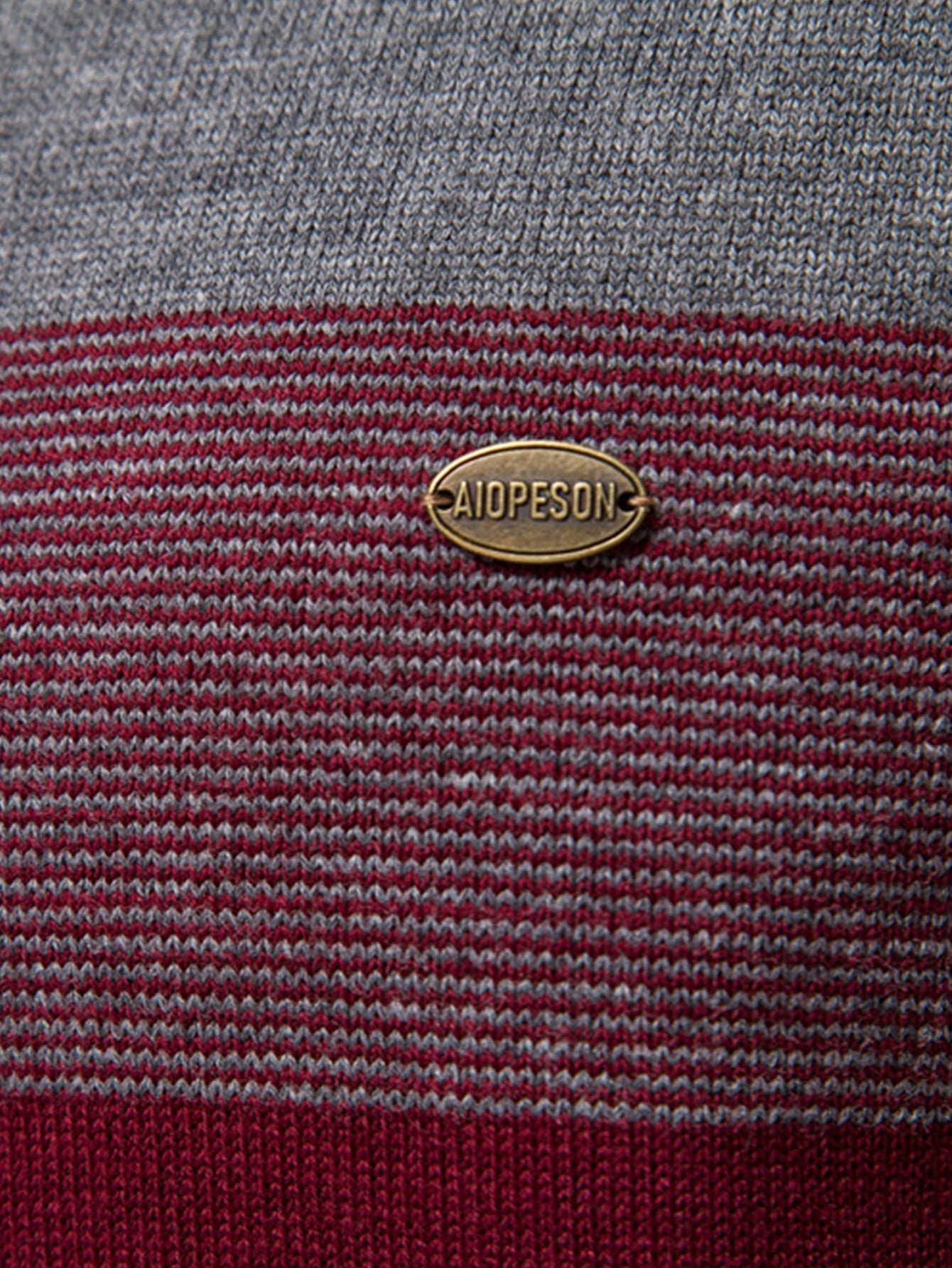 Gracián® | Contrast Stripe Quarter Zip Sweater