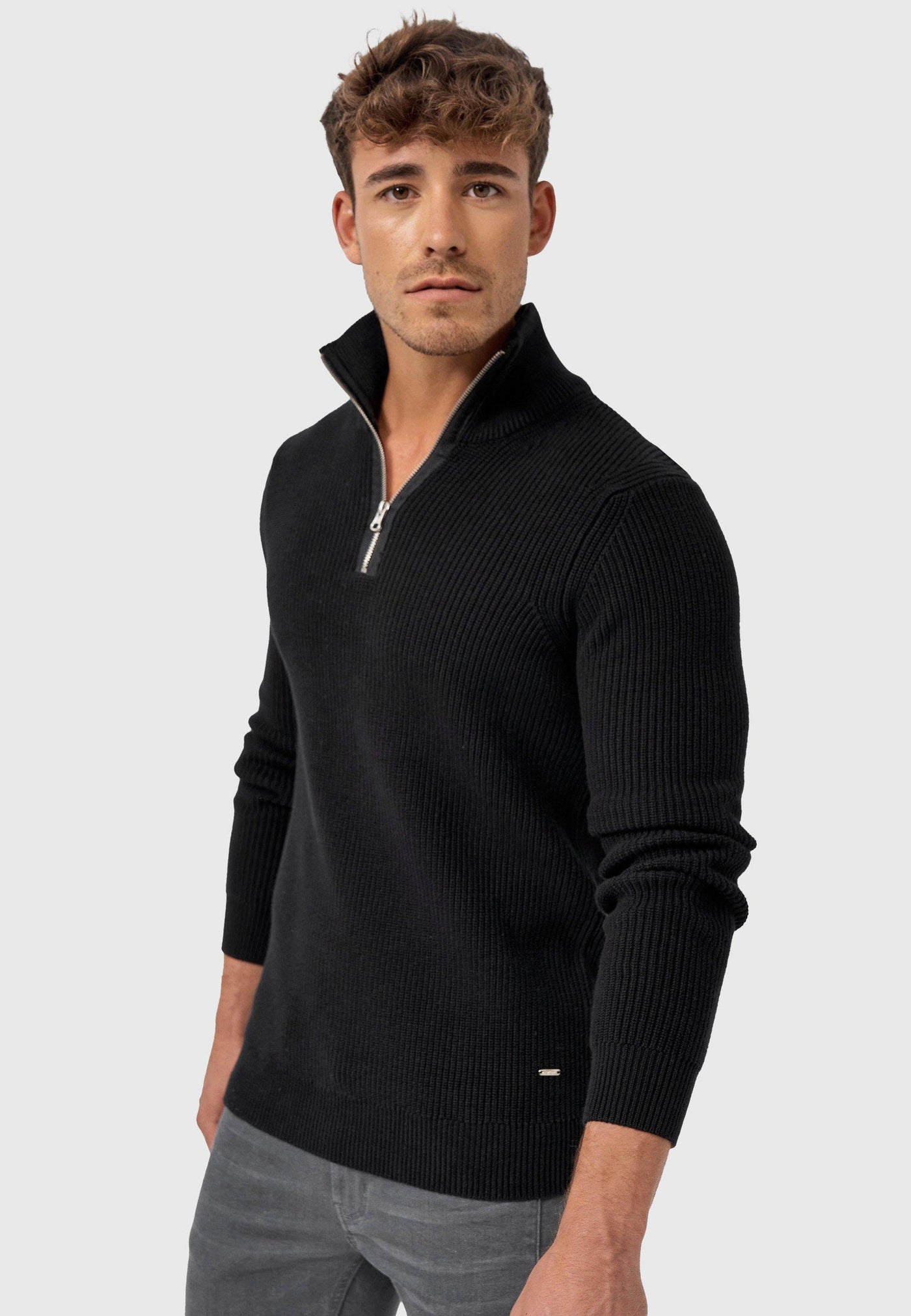 Cristóbal® | Stylish Sweatshirt With Quarter Zip Fastening