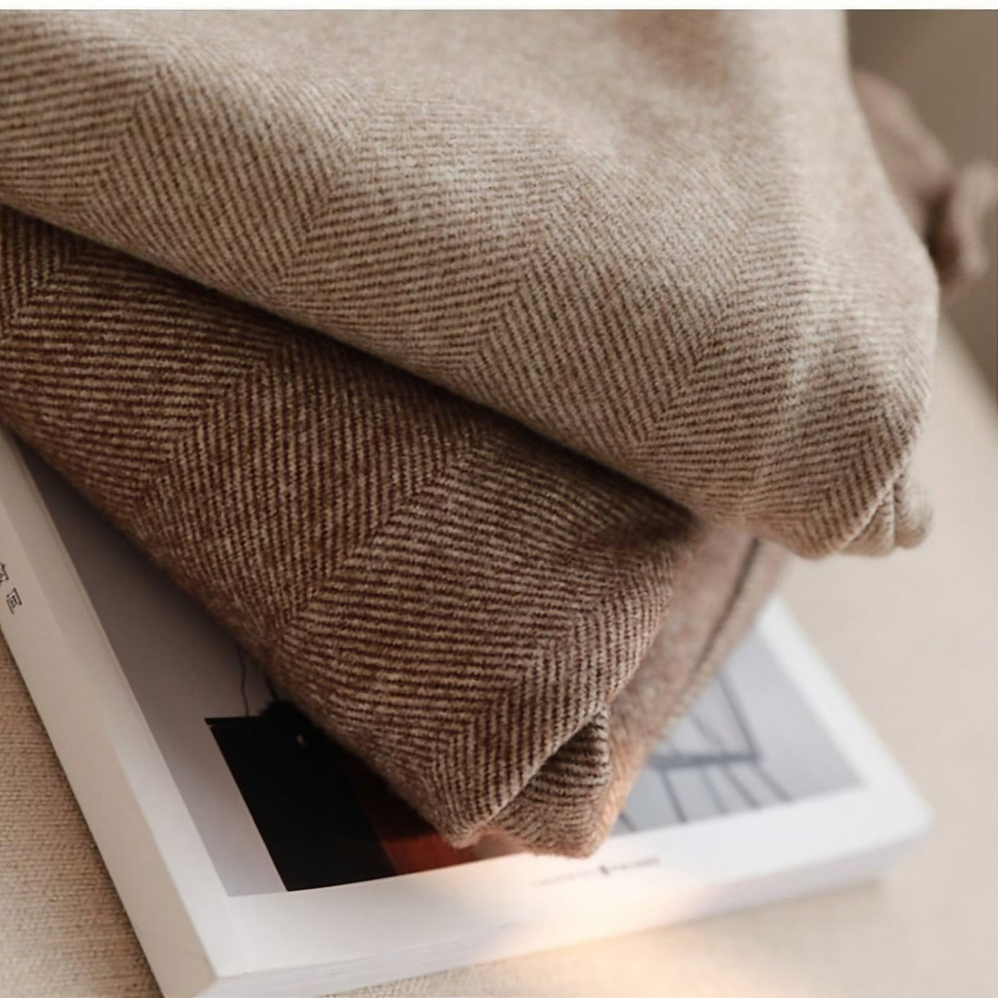 Hello, Tailor-made elegant pure wool trousers