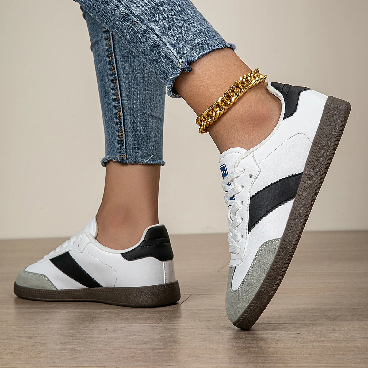 Kevin | Elle Retro Leather Sneakers