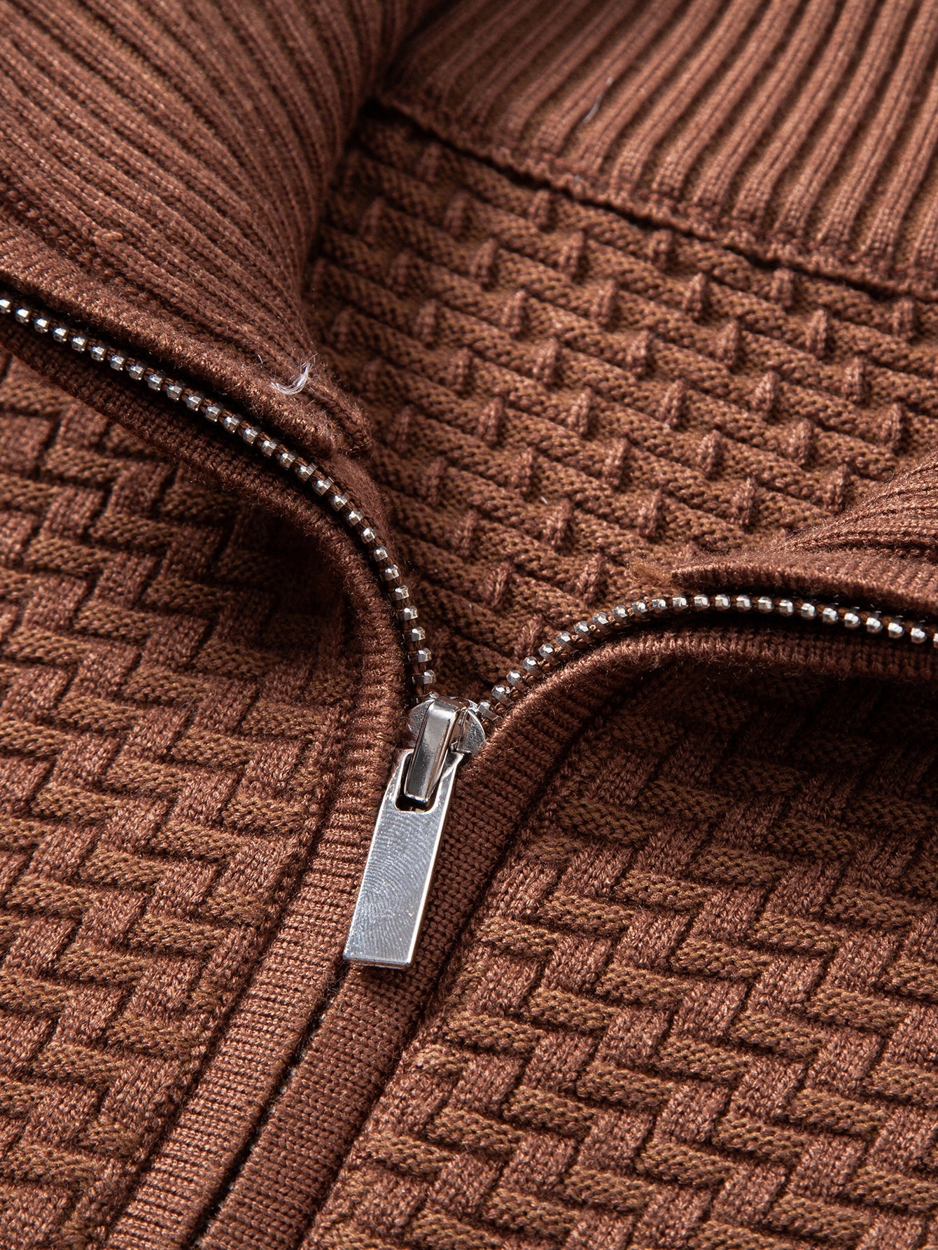 Alarico® | Wave Jacquard Quarter Zip Sweater