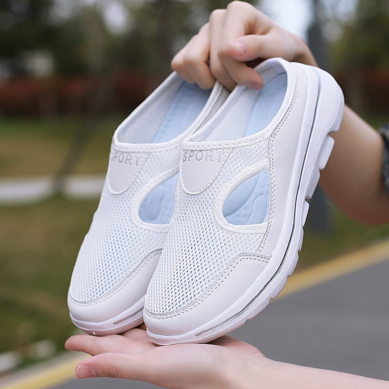 Warren® | Comfortable sports sandals that breathe and are comfortable to walk in.