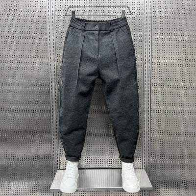 Chris | CLEAN AND COMFORTABLE PANTS