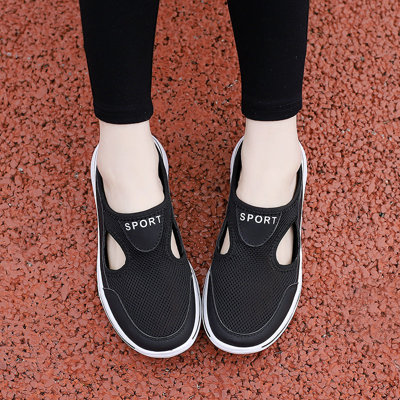 Warren® | Comfortable sports sandals that breathe and are comfortable to walk in.