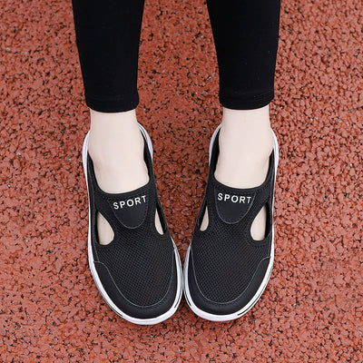 Warren® | Comfortable sports sandals that breathe and are comfortable to walk in.