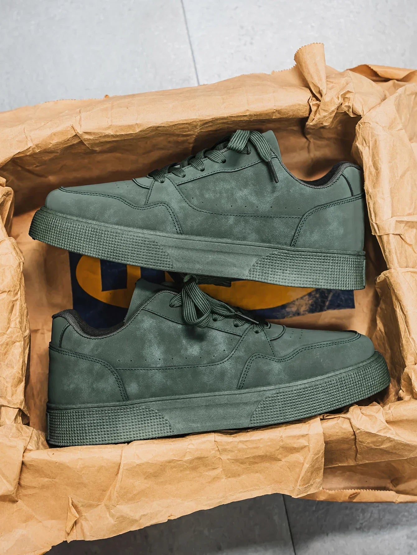 Isidore | Verona Suede Sneakers