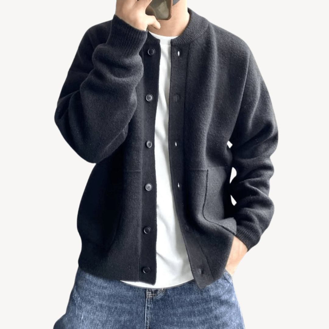Valeriano | Classic wool knit cardigan with button closure