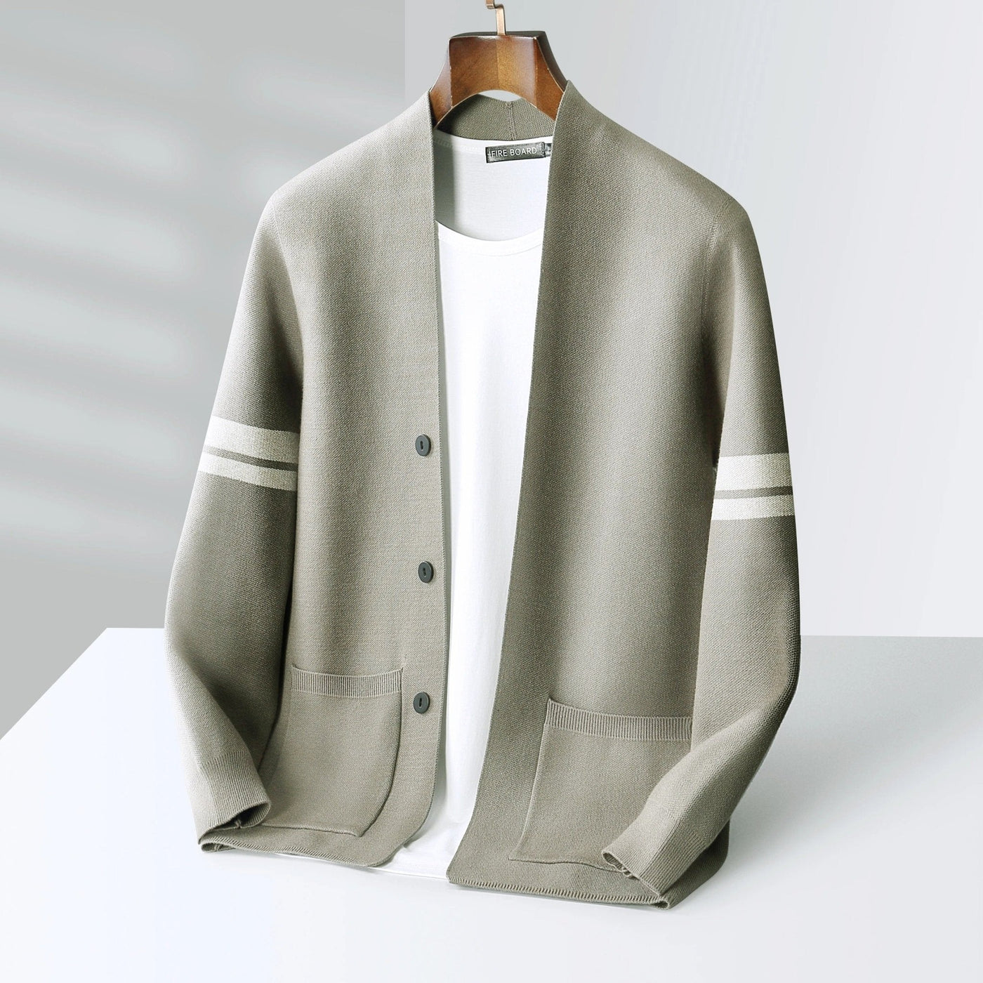 Tiberius | Modern knitted cardigan with button placket