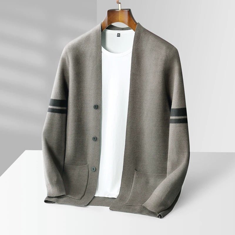 Tiberius | Modern knitted cardigan with button placket