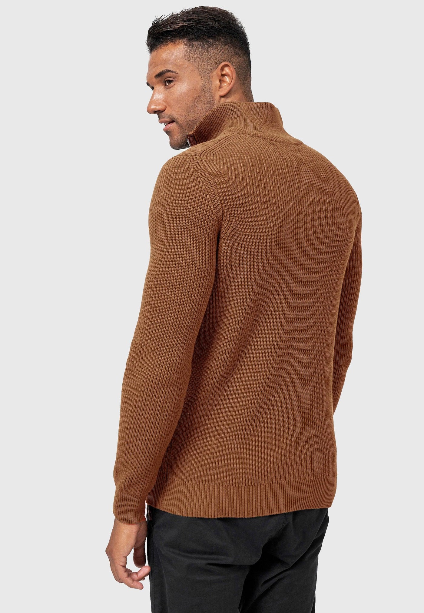 Cristóbal® | Stylish Sweatshirt With Quarter Zip Fastening