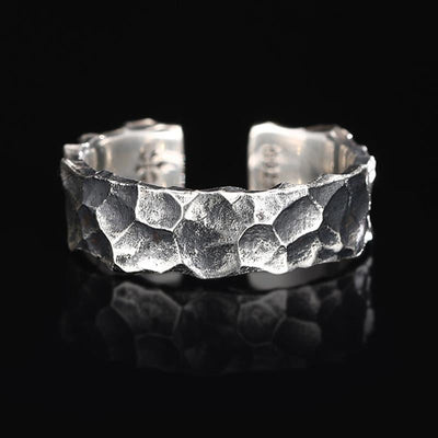Men's Vine Hammer Pattern Distressed S Ring
