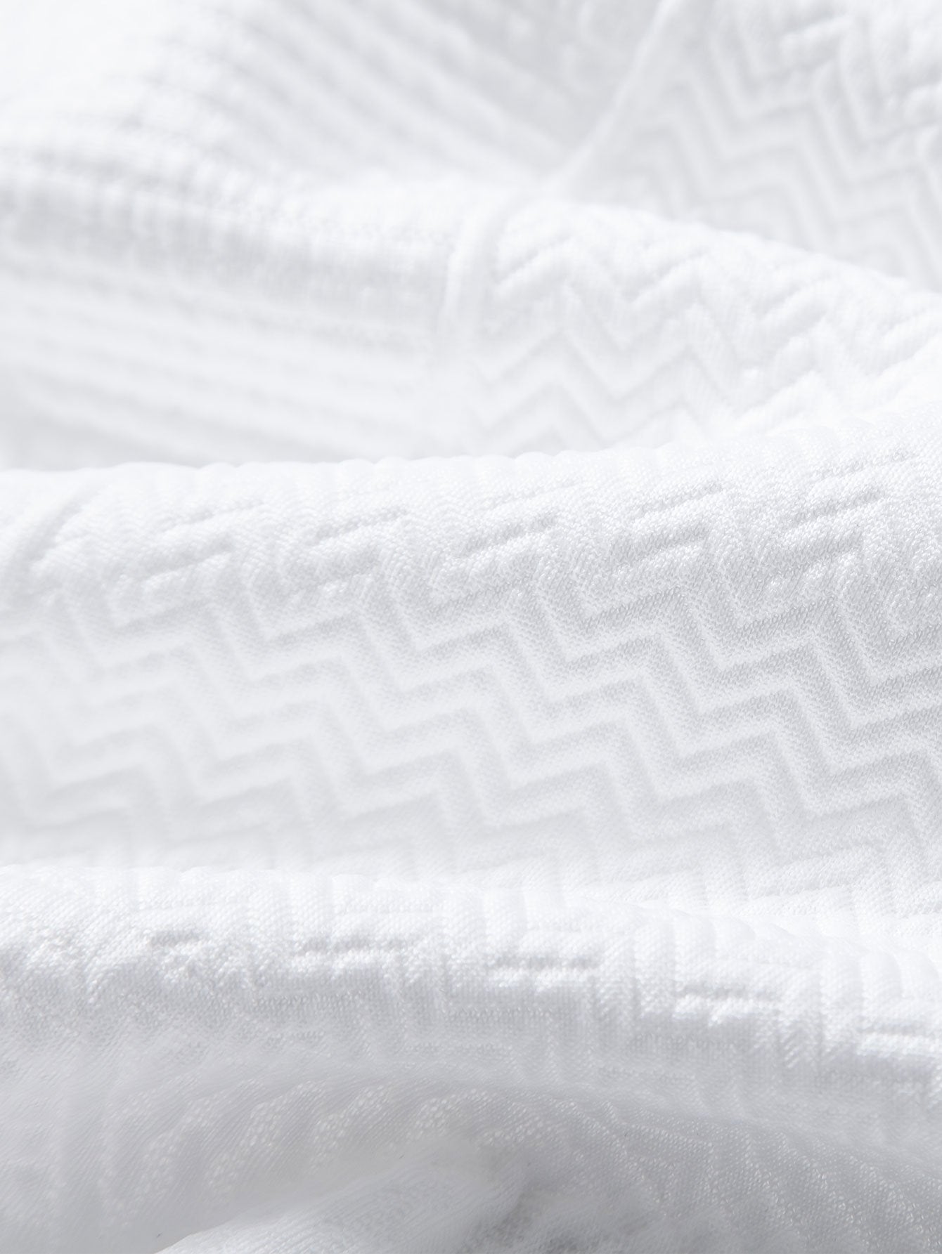 Leonardo® | Geometric Style: Short-Sleeved Cuban Shirt With Geometric Texture