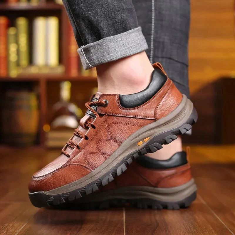 Izan | Non-slip hiking boots with tread sole