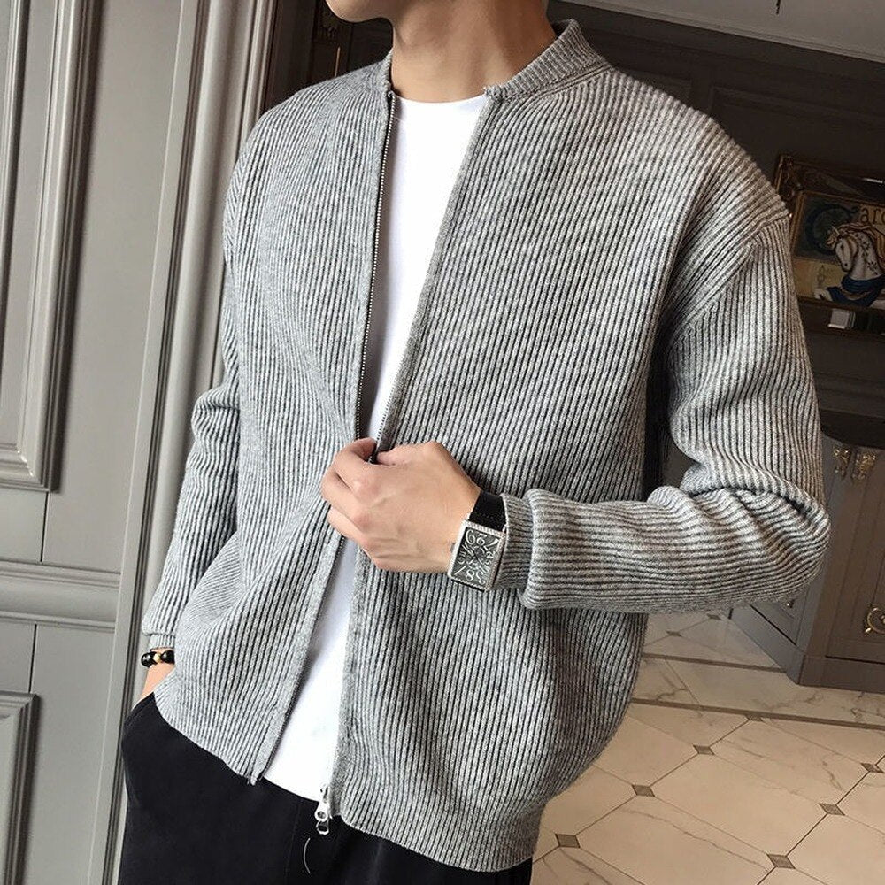 Charlie® | Modern men's sweater with zip